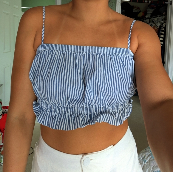 LA Hearts Crop Top - Picture 3 of 5